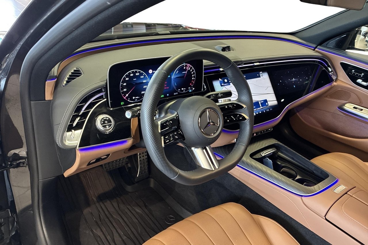 Mercedes-Benz E 300 e AMG Line 2025, bild 6/10