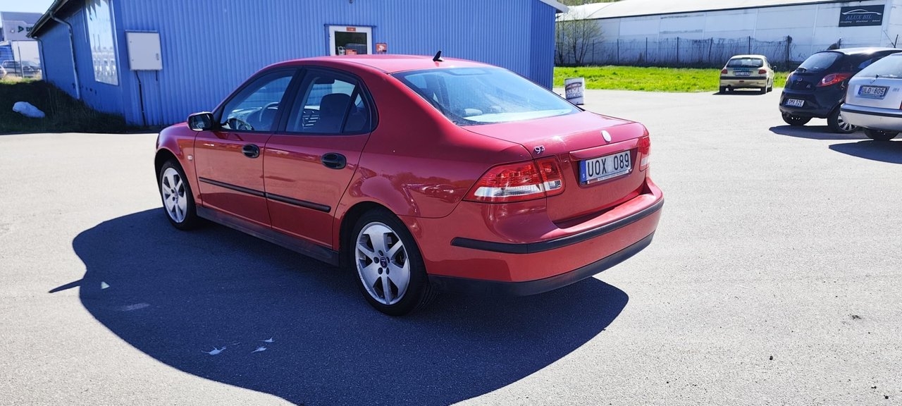 Saab 9-3 SportSedan 1.8 Linear Nybesik 2004, bild 3/5