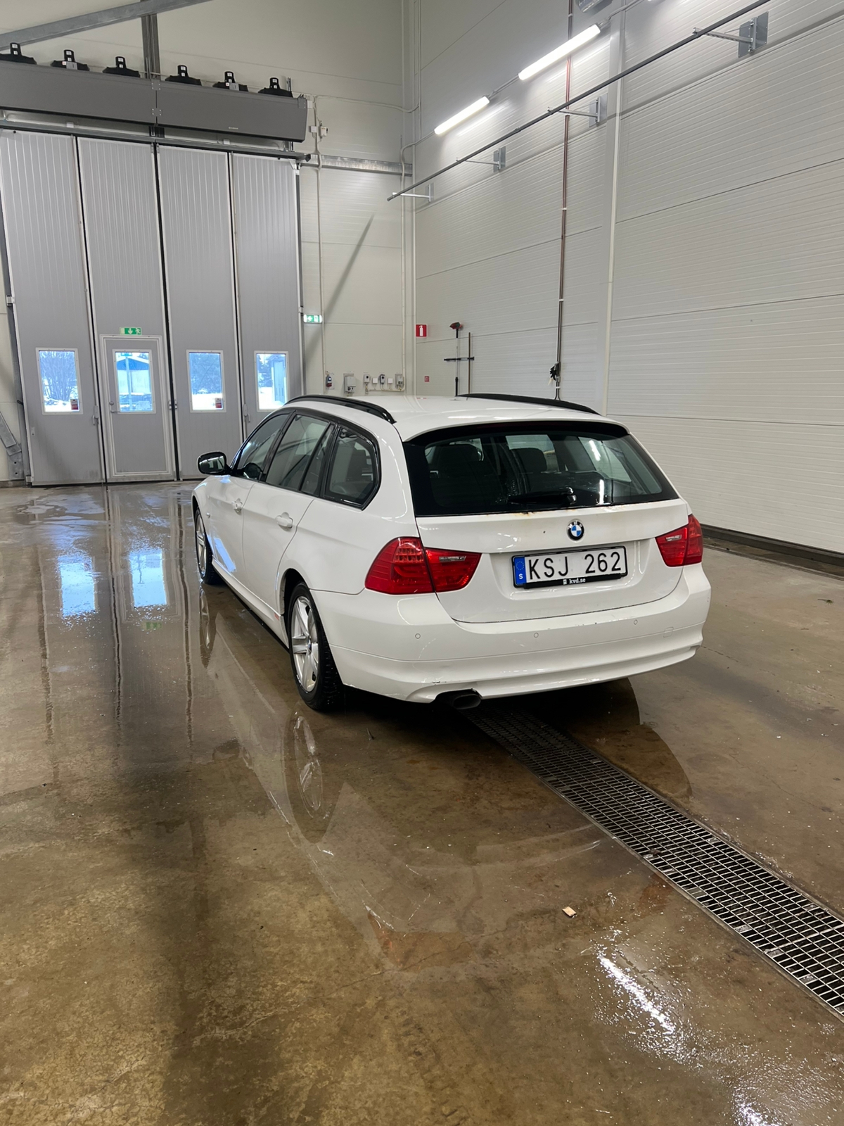 BMW 318 d Touring Manuell 2010, kuva 3/7