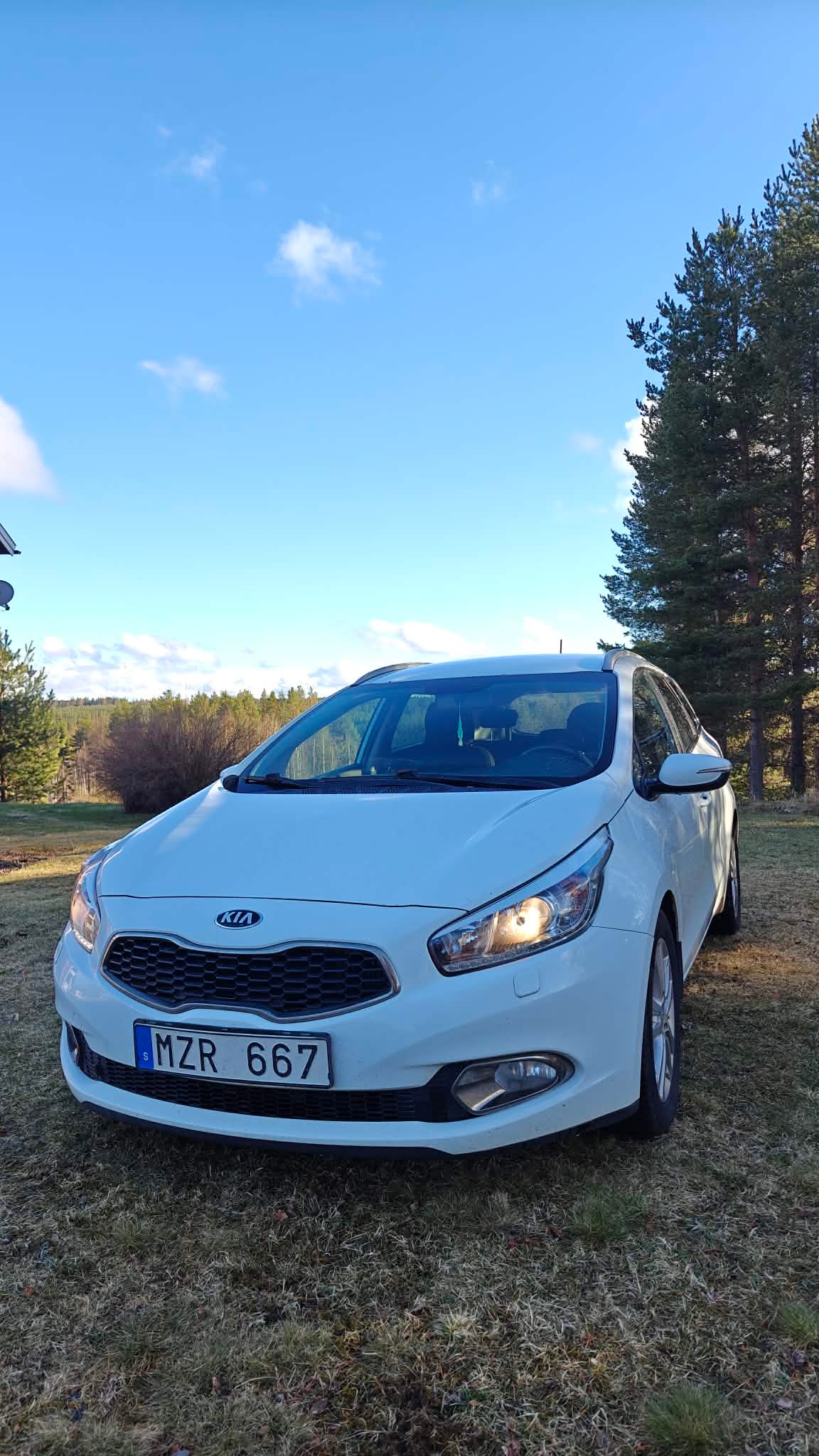 Kia Ceed _sw 1.6 CRDi Manuell 2013, bild 7/8