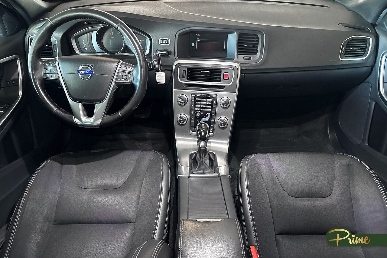 Volvo V60 D4 Geartronic Momentum 2017, kuva 3/24