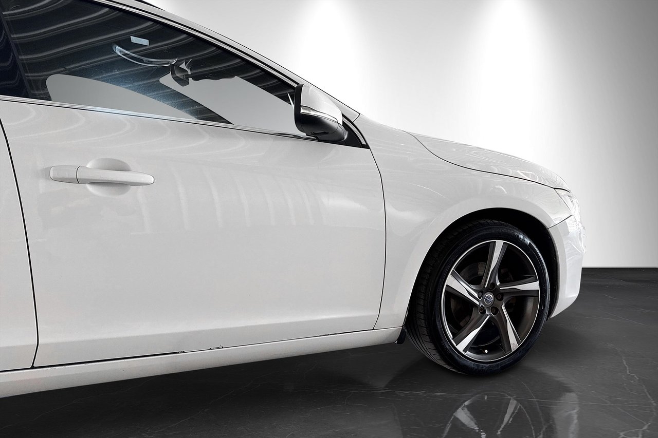 Volvo V60 D4 Geartronic Momentum 2017, kuva 7/24