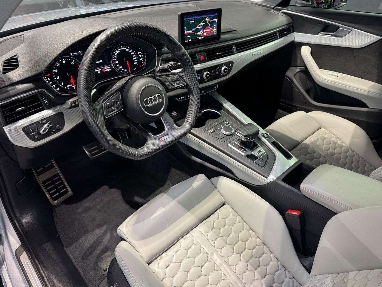 Audi RS4 2018, bild 4/10