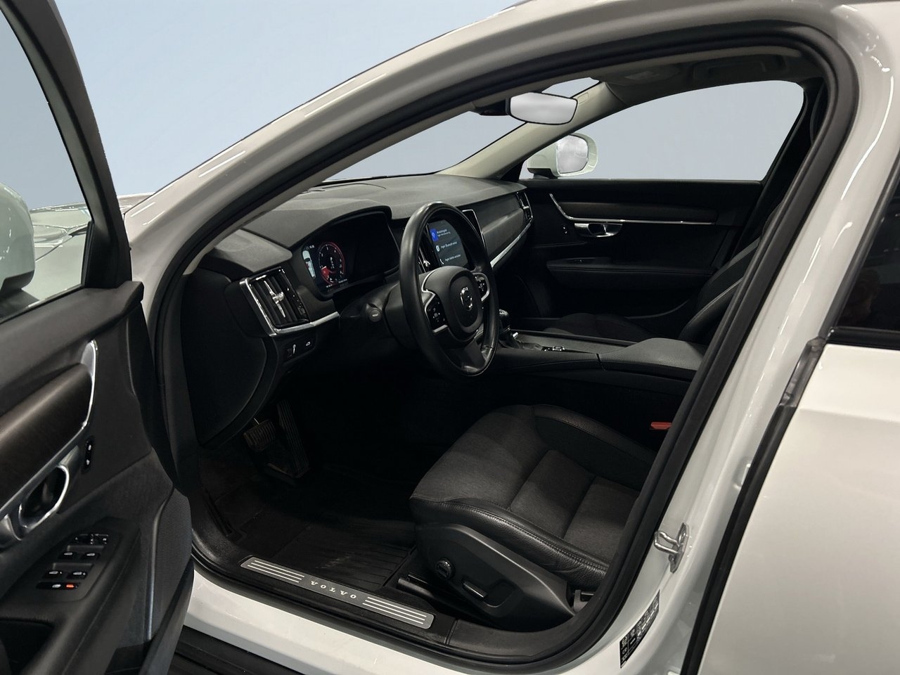 Volvo V90 Cross Country 2019, kuva 7/10