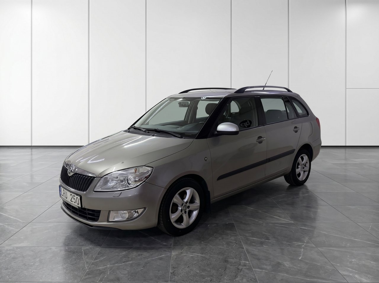 Skoda Fabia 2011, bild 5/10