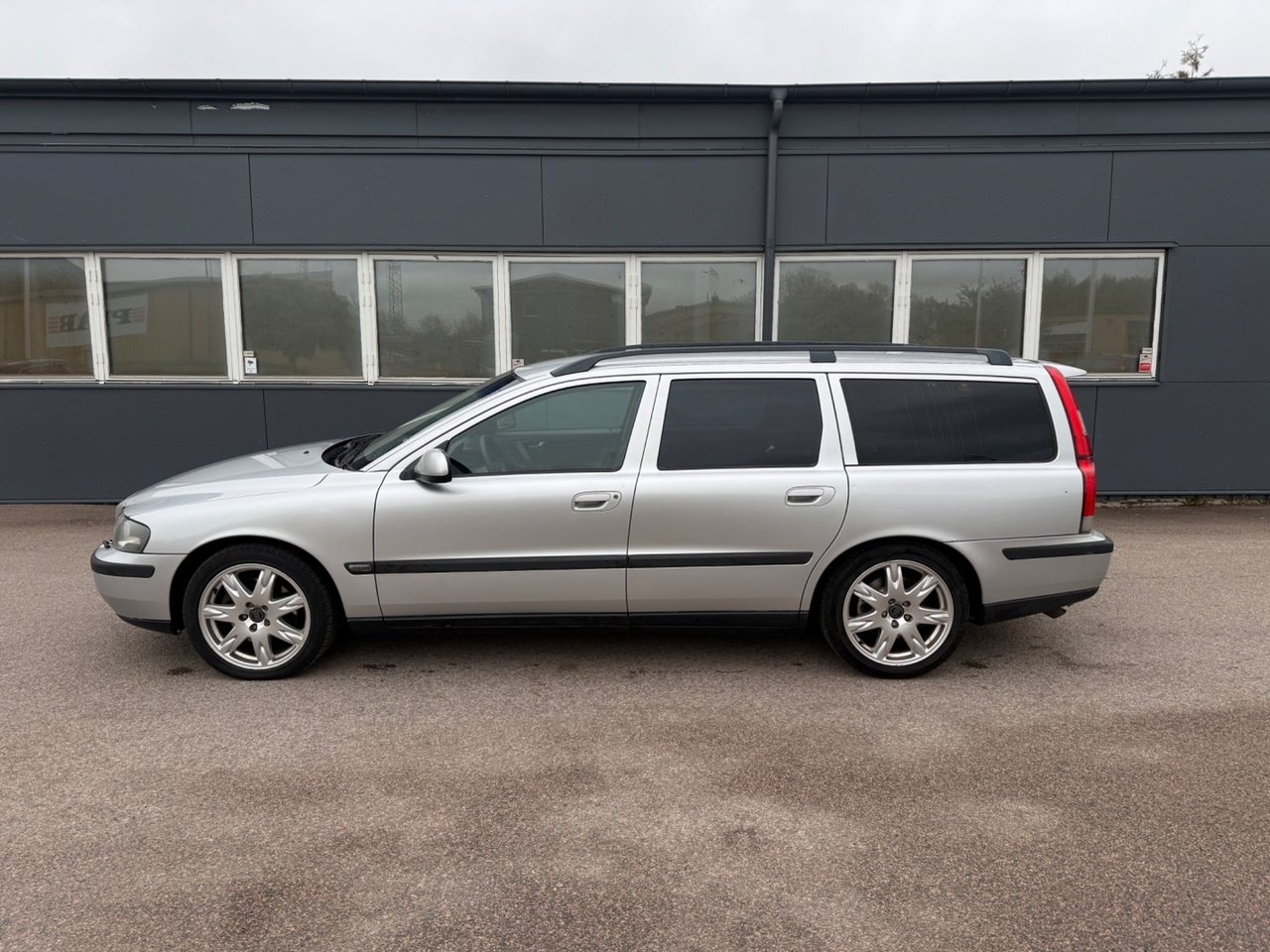 Volvo V70 2.4 T 2001, photo 5/10