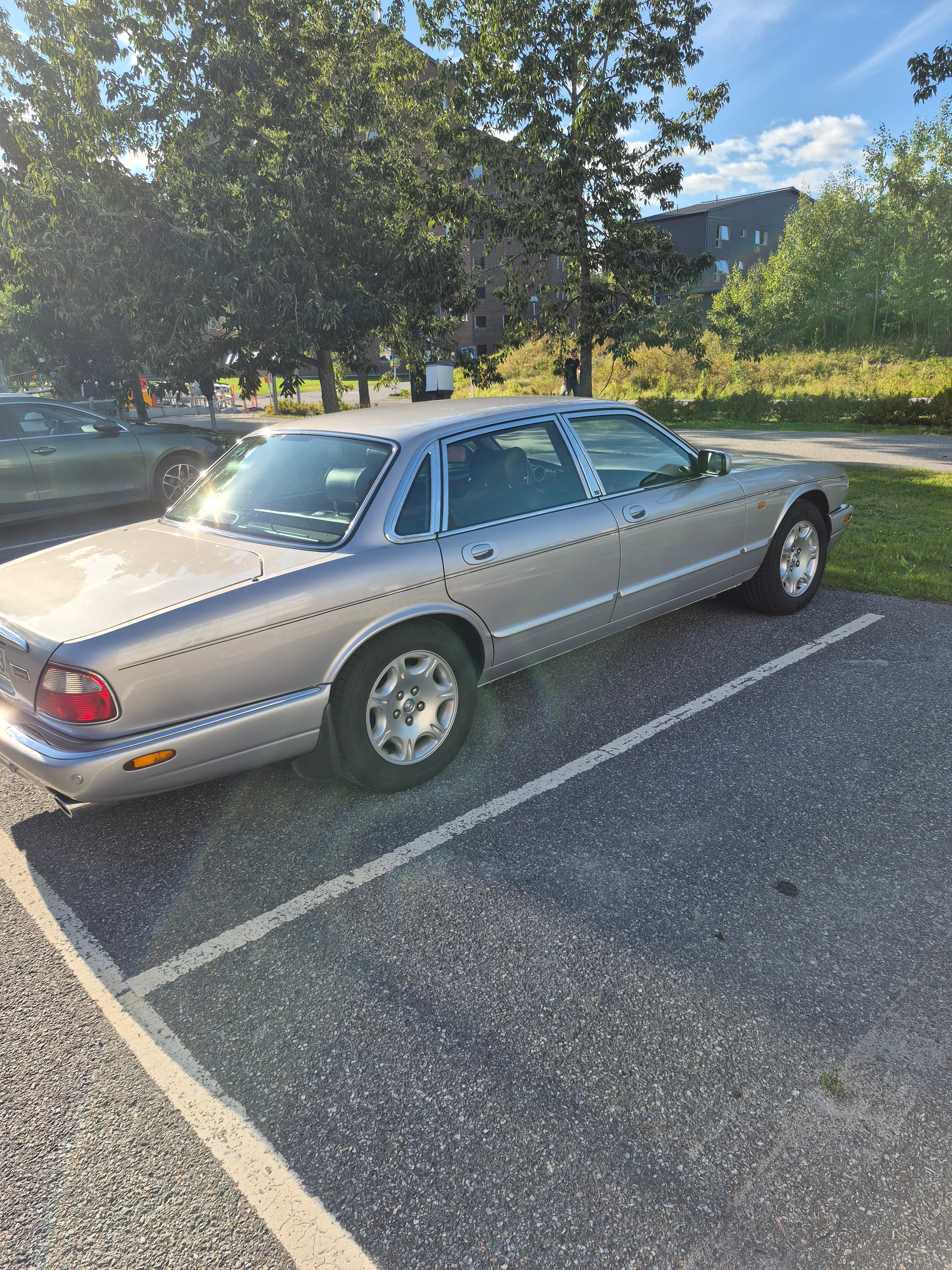 Jaguar XJ