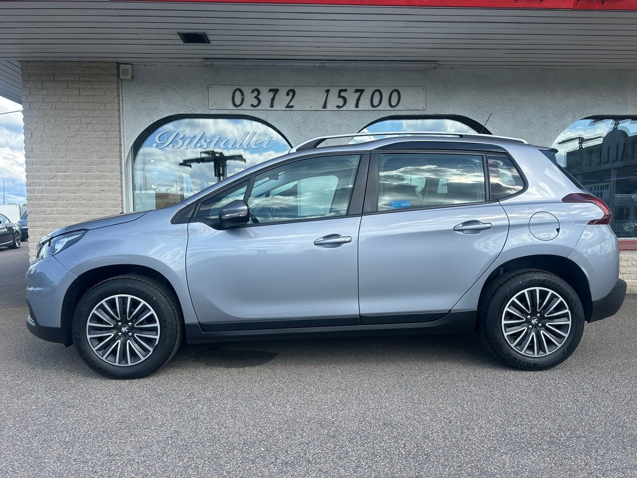 Peugeot 2008 1.2 Aut 110 PureTech Euro 6 2018, bild 2/10