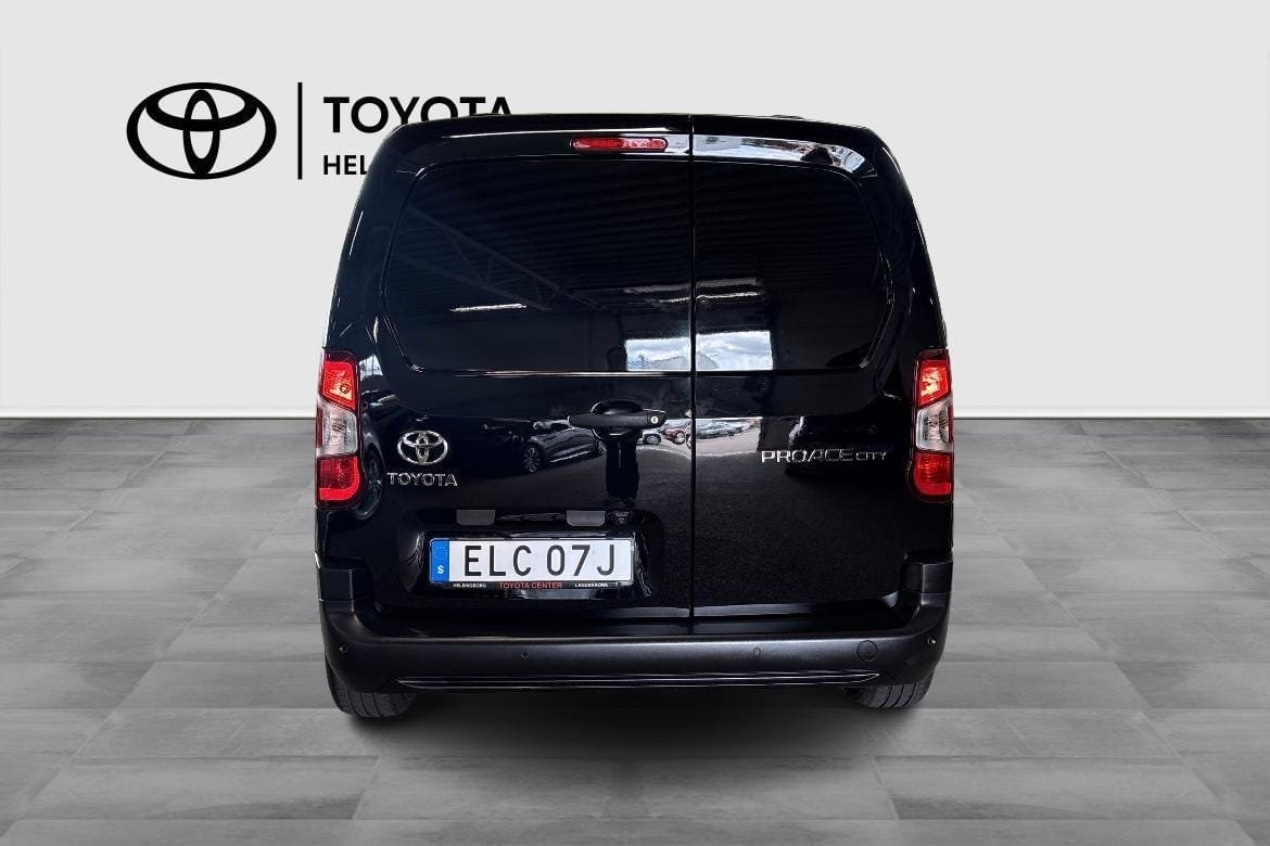 Toyota Proace City 2022, photo 6/9