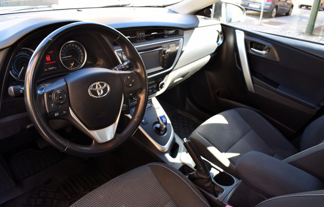 Toyota Auris Hybrid e-CVT Active Euro 5 2014, bild 6/9
