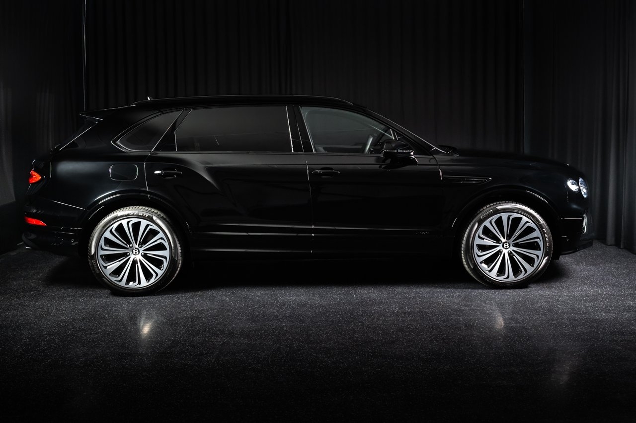 Bentley Bentayga 4,0 V8 EWB Azure 2023, bild 6/10