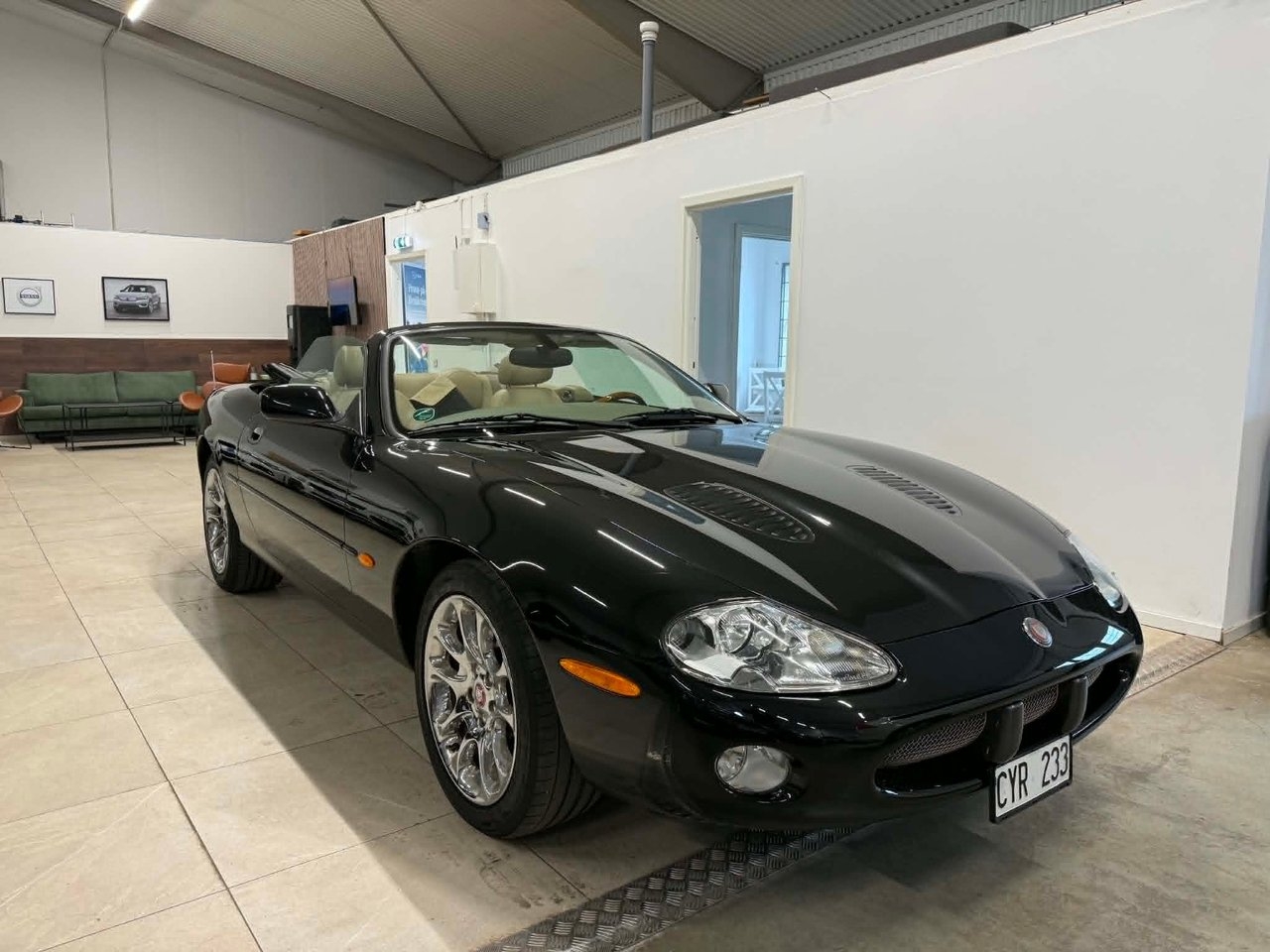 Jaguar XKR