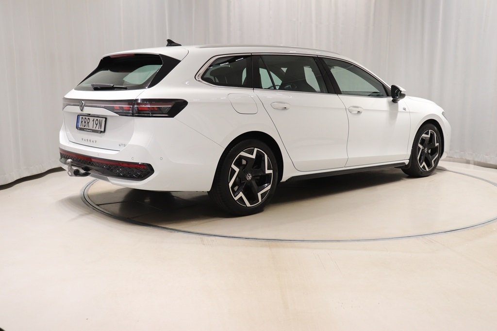 Volkswagen Passat R-Line 1.5 eTSI 150hk 2025, bild 4/10