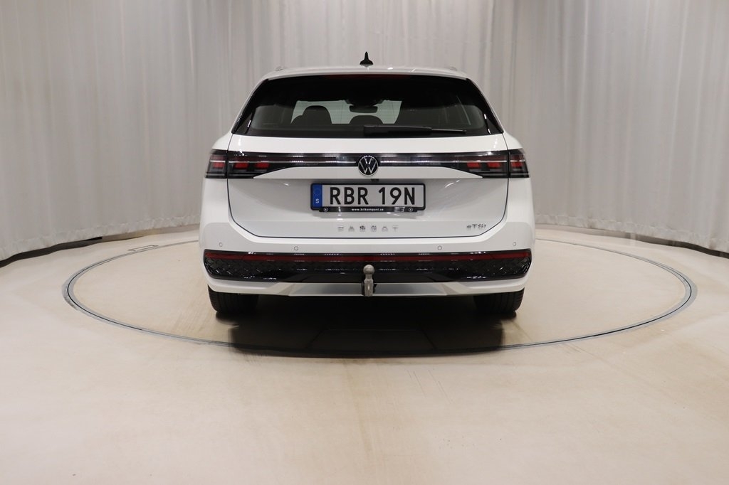 Volkswagen Passat R-Line 1.5 eTSI 150hk 2025, bild 5/10