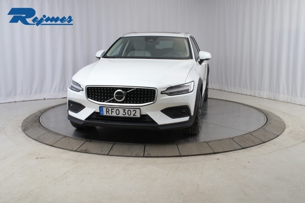 Volvo V60 Cross Country B4