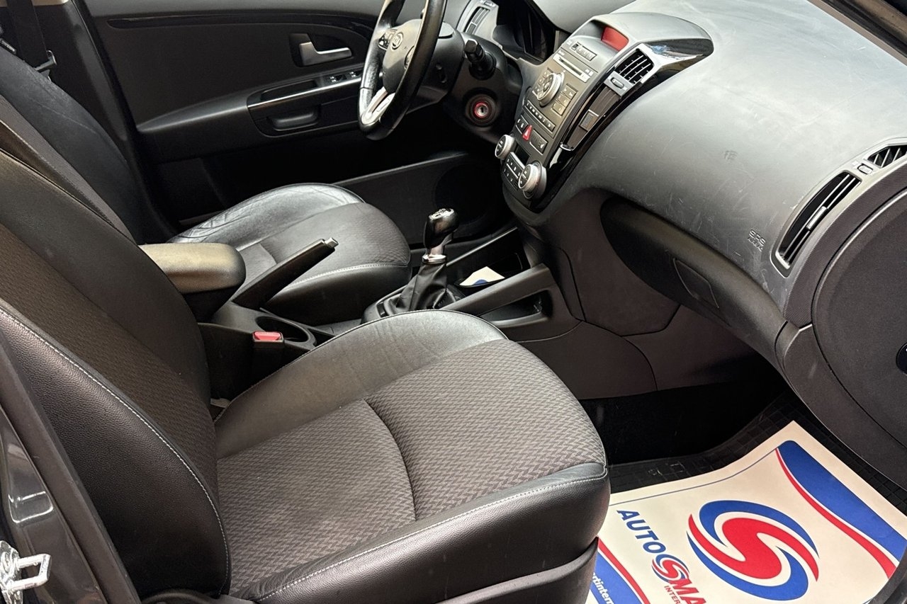 Kia Ceed 2012, bild 5/8