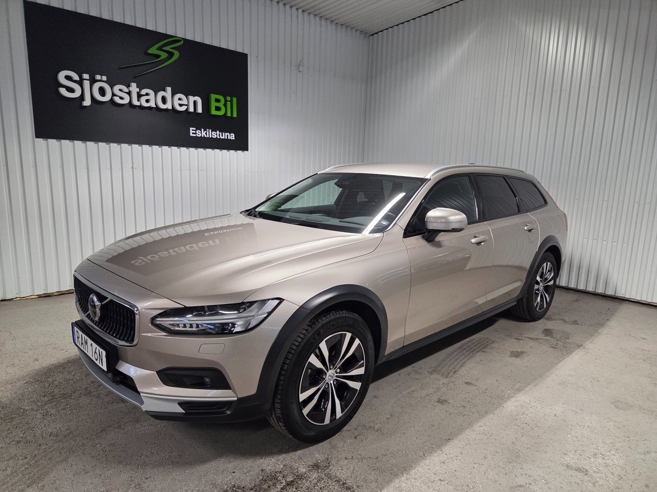 Volvo V90 Cross Country