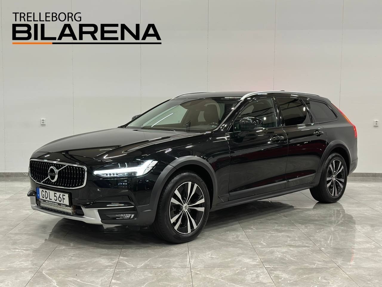 Volvo V90 Cross Country