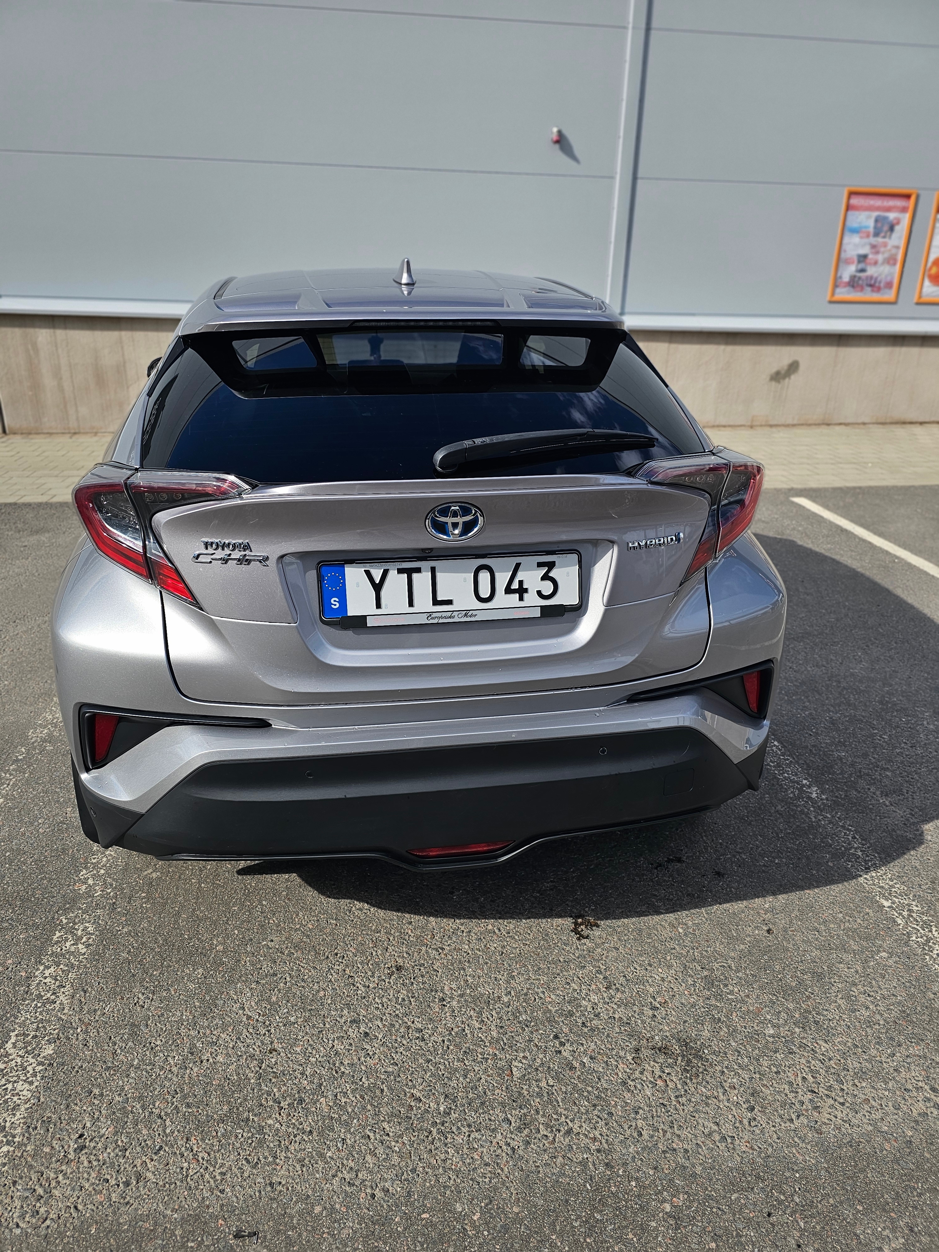 Toyota C-HR Hybrid CVT 2018, bild 4/9