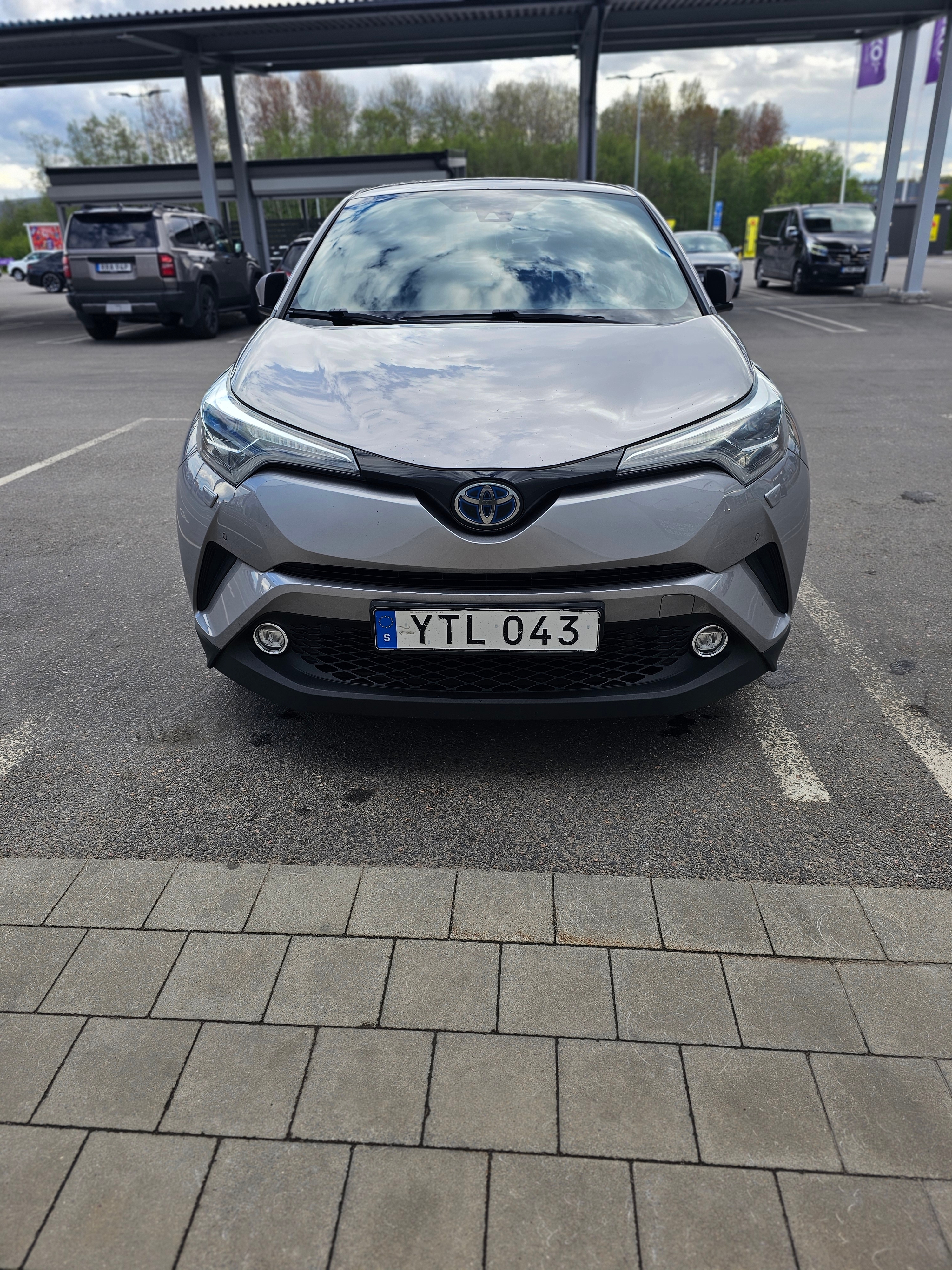 Toyota C-HR Hybrid CVT 2018, bild 6/9