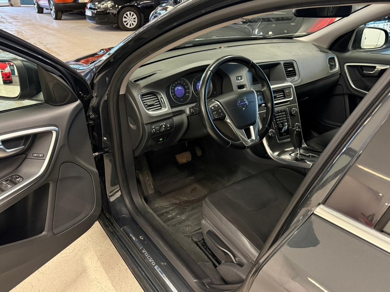 Volvo S60 D3 Geartronic 2011, kuva 7/18