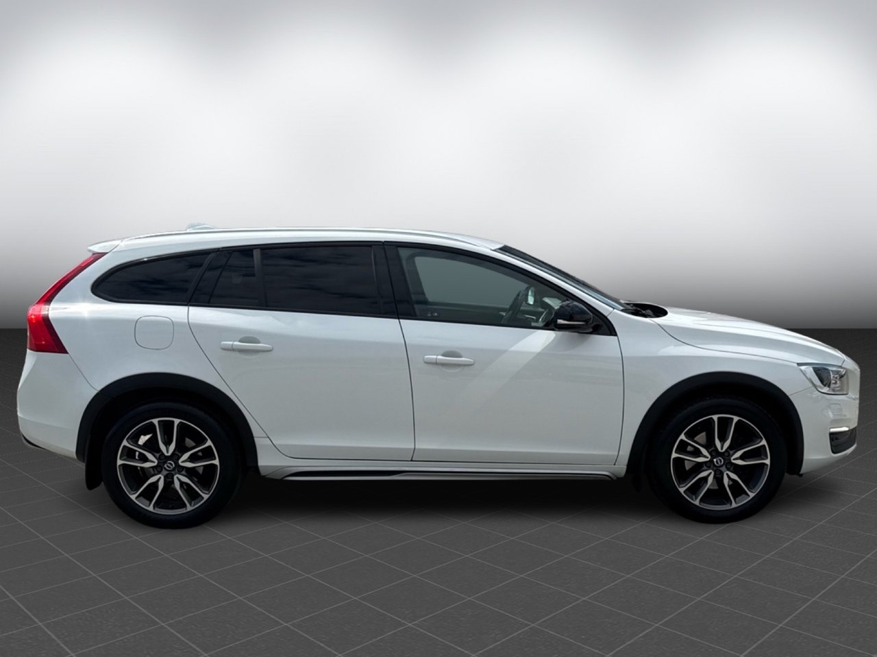 Volvo V60 Cross Country 2018, bild 6/15