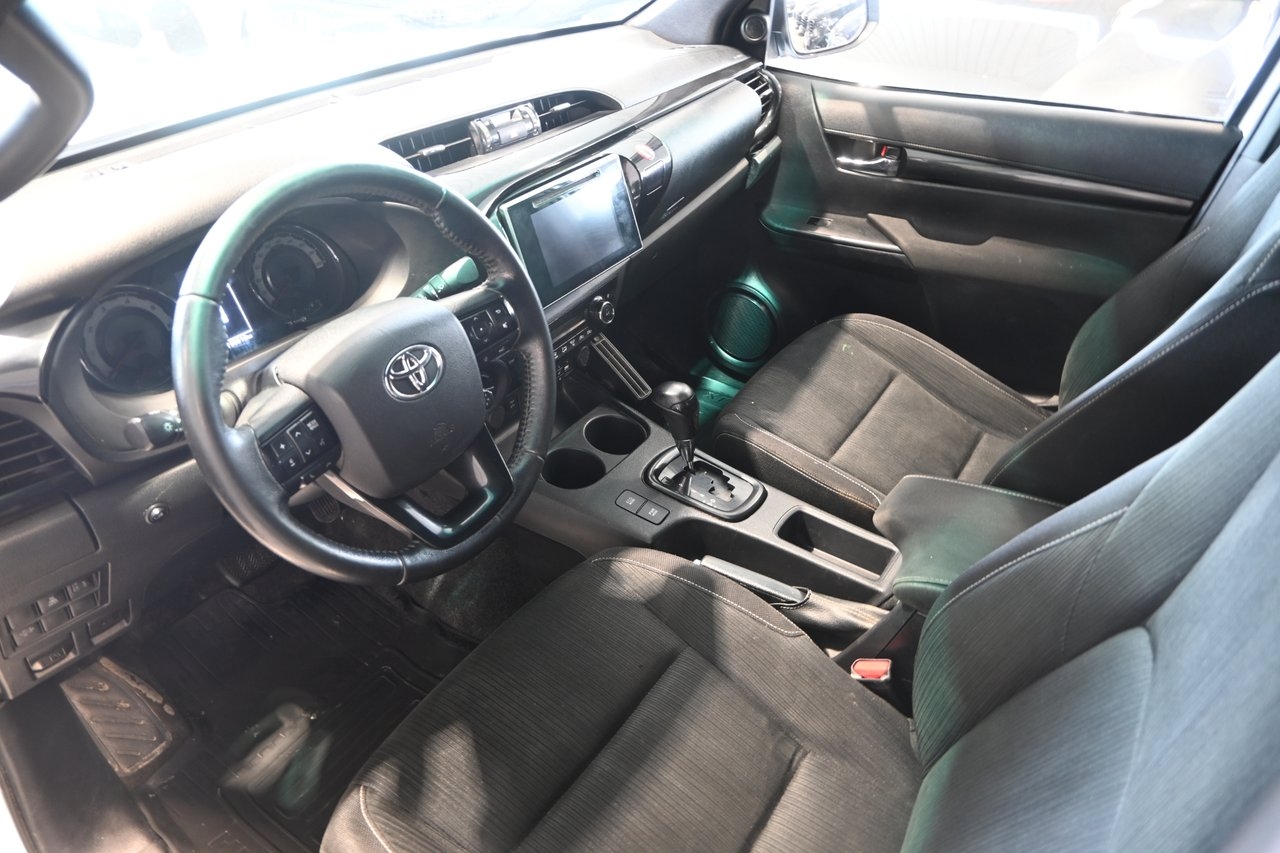 Toyota HiLux 2020, kuva 7/10