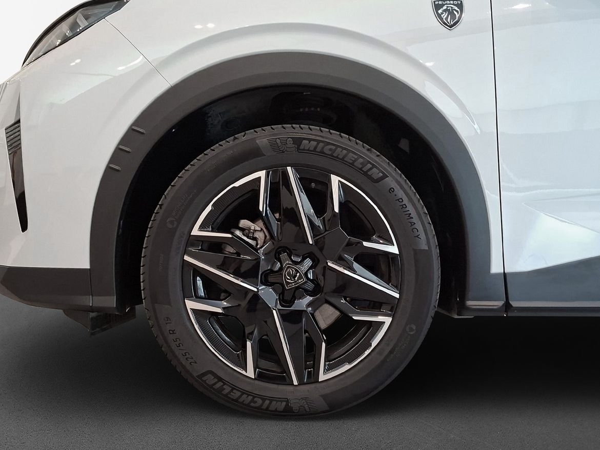 Peugeot 5008 GT Hybrid 145 A 5-d SUV 2025, photo 5/11