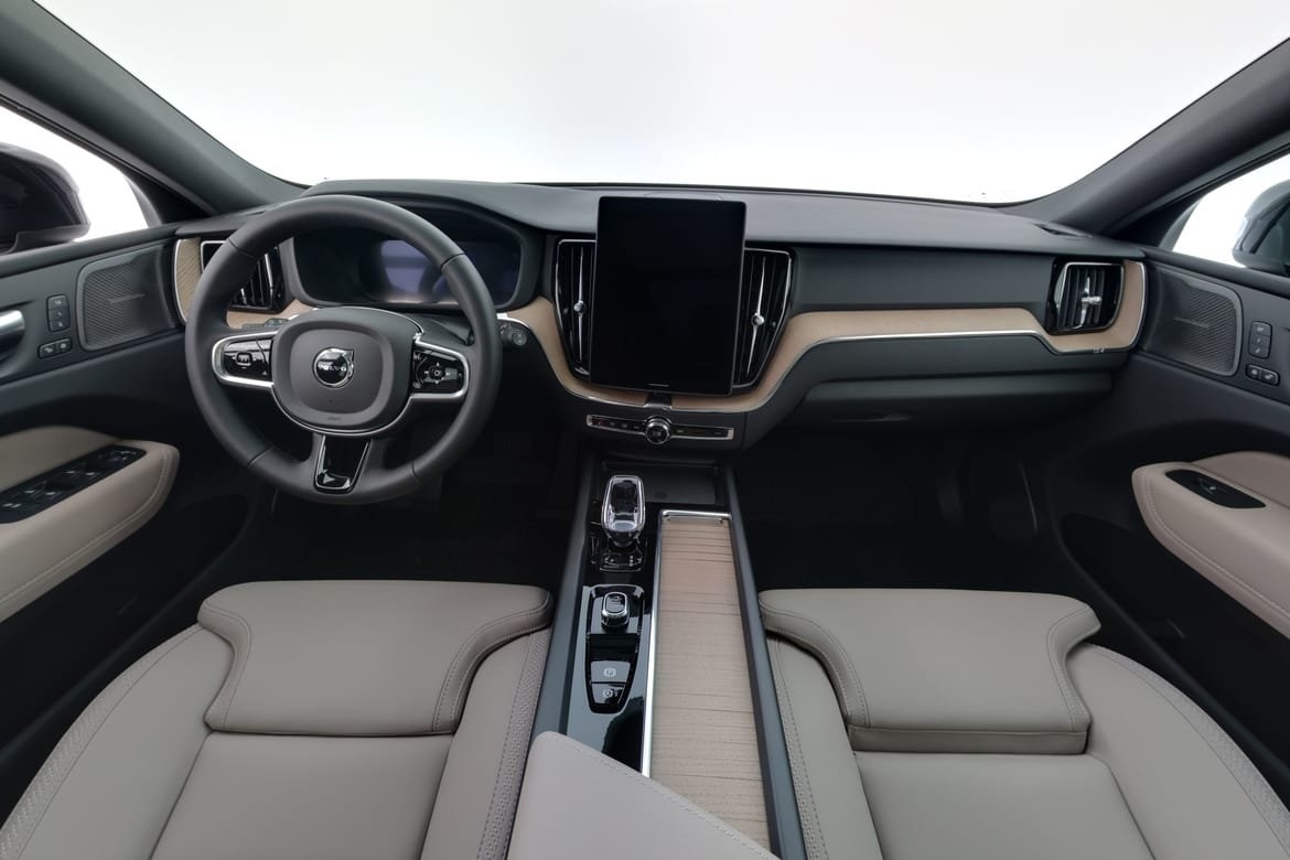Volvo XC60 2027, photo 7/10