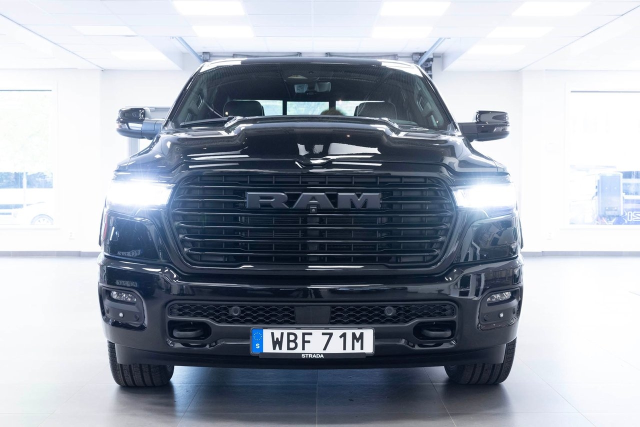 Dodge RAM Laramie Night Premium 426HK 2025, photo 2/22