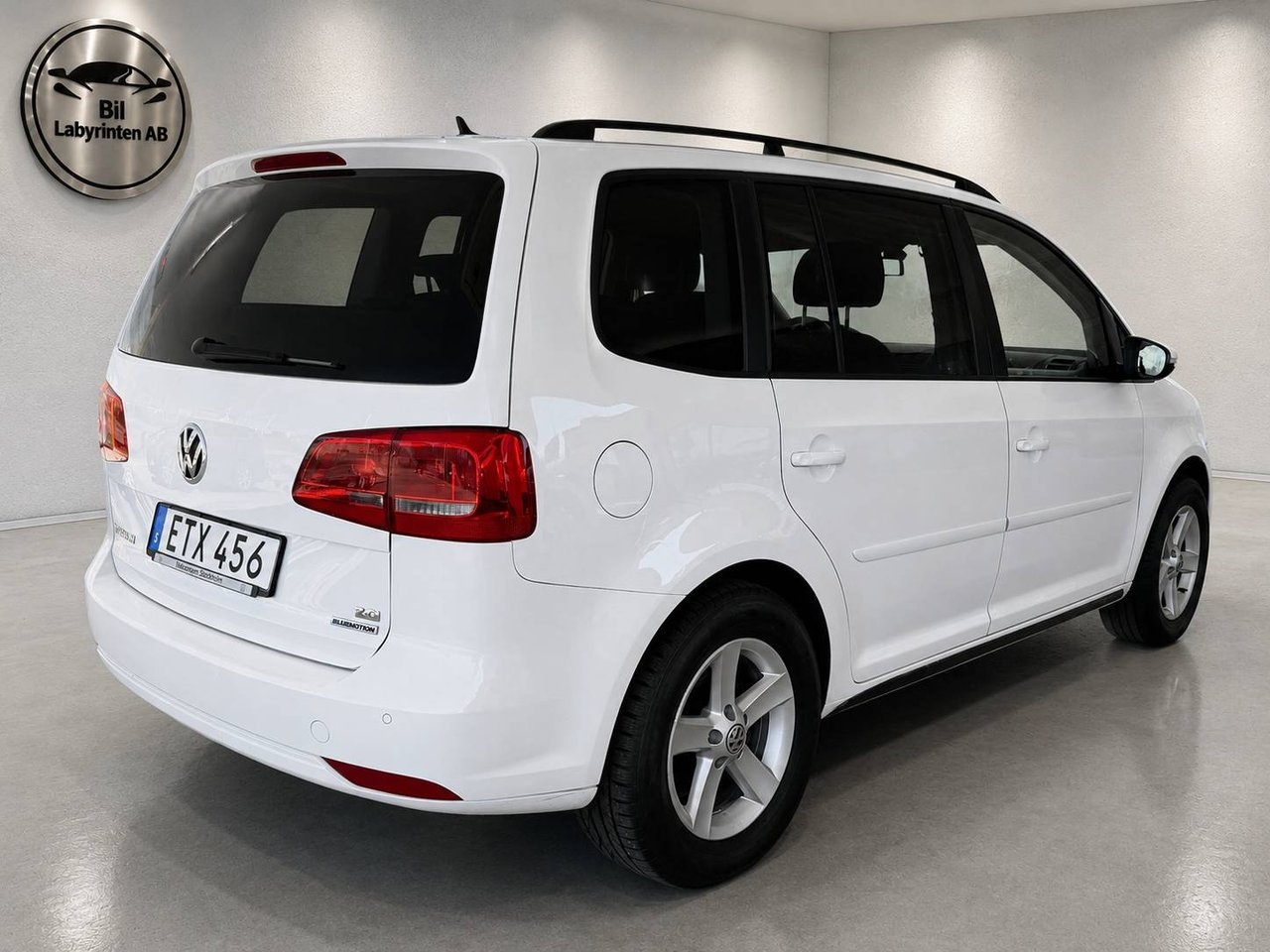 Volkswagen Touran 2015, kuva 3/10