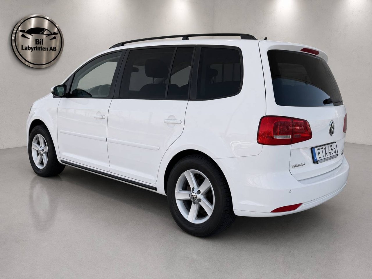 Volkswagen Touran 2015, kuva 4/10