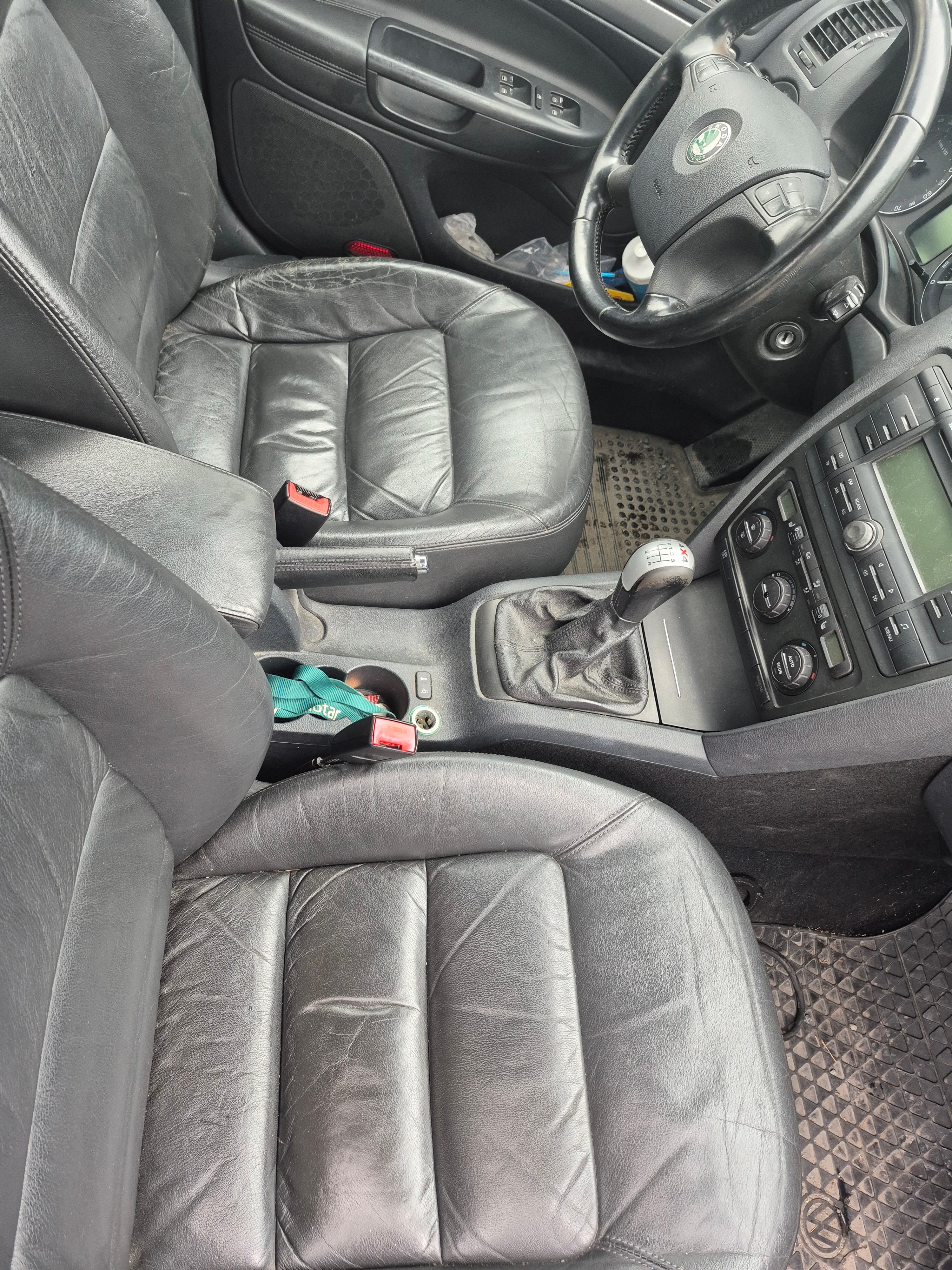 Skoda Octavia Kombi 2.0 FSI 4x4 Manuell 2006, kuva 6/8