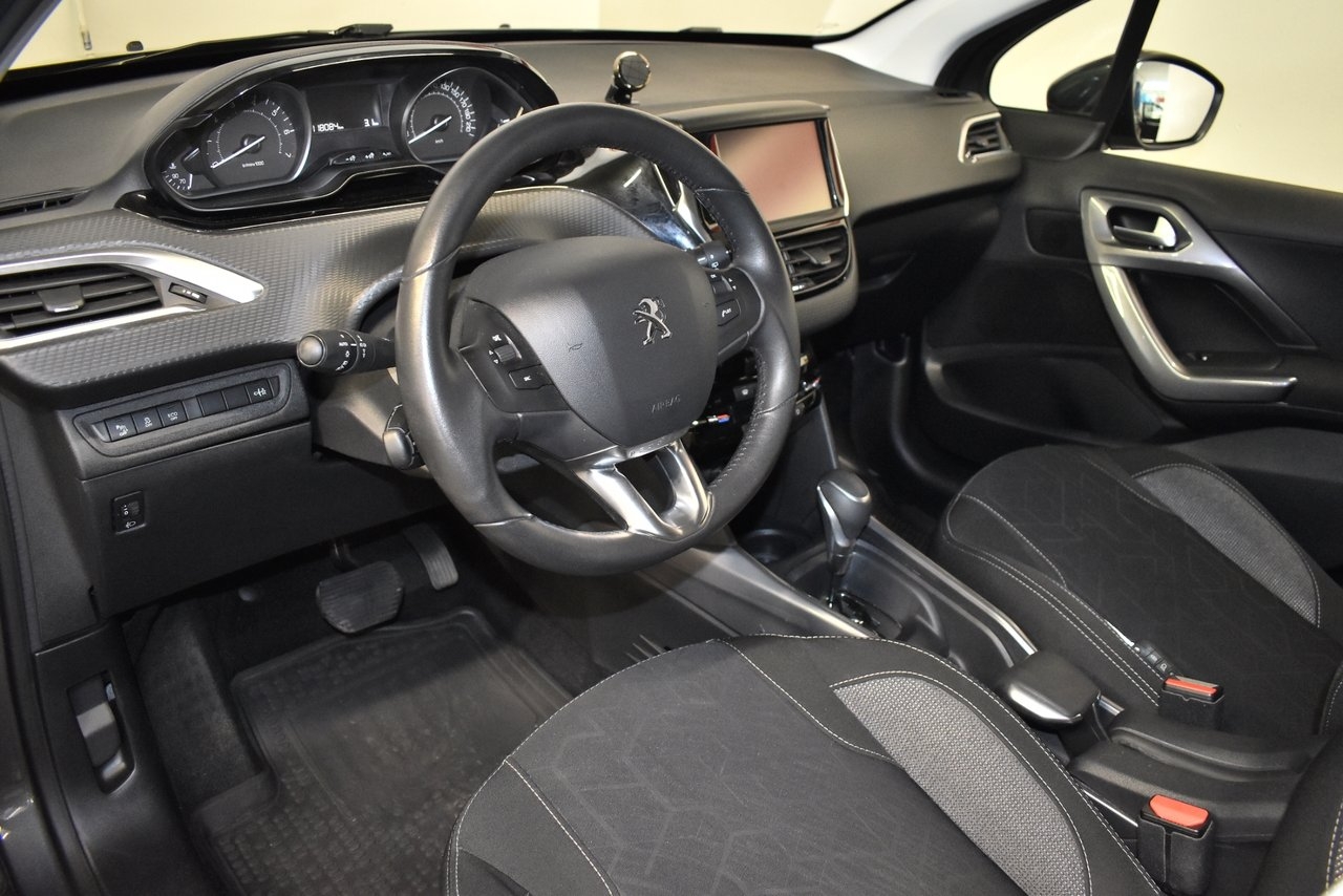 Peugeot 2008 1.2 PureTech 110HK AUTOMAT 2017, bild 7/13