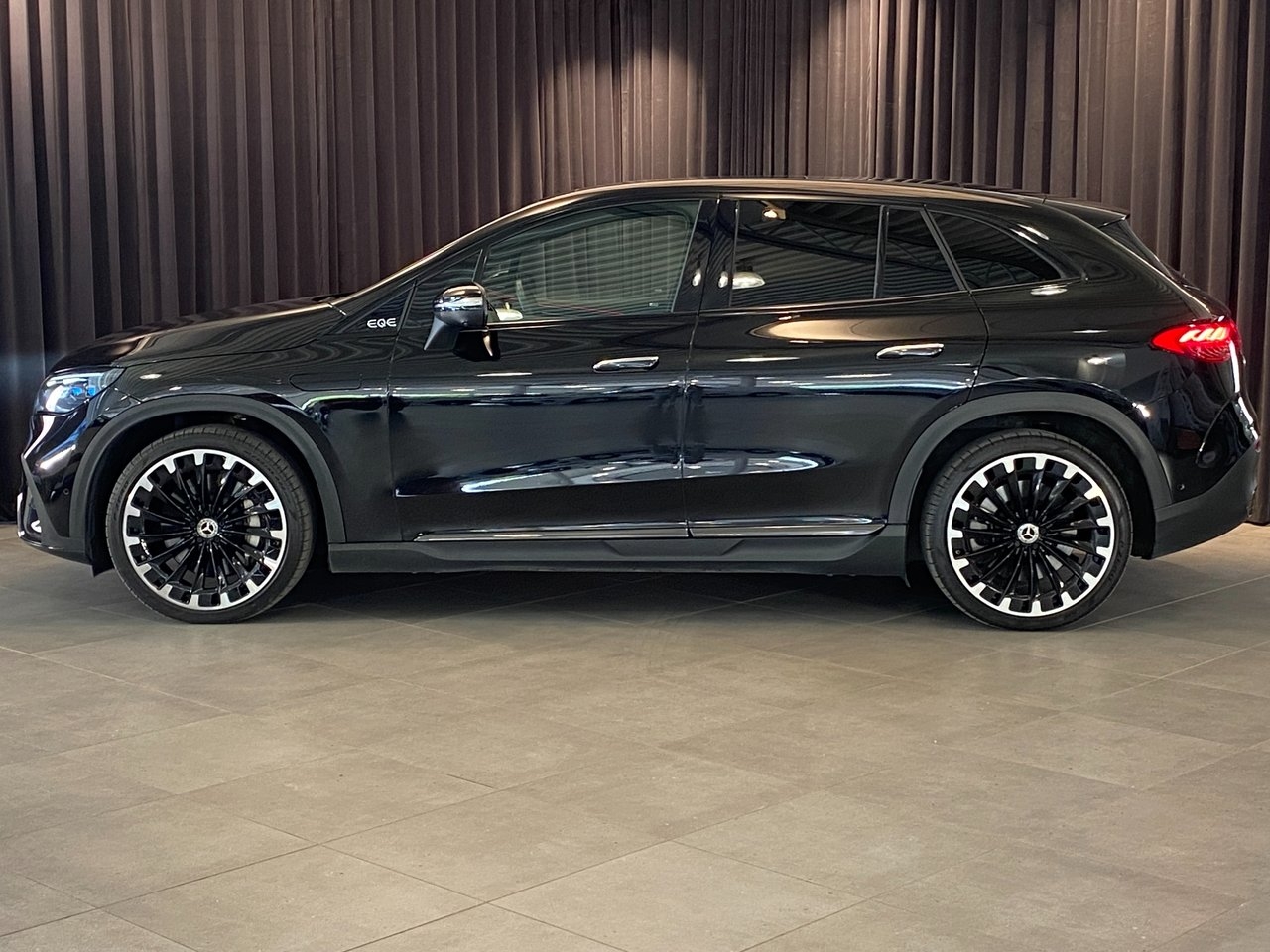 Mercedes-Benz EQE SUV 2024, bild 3/38