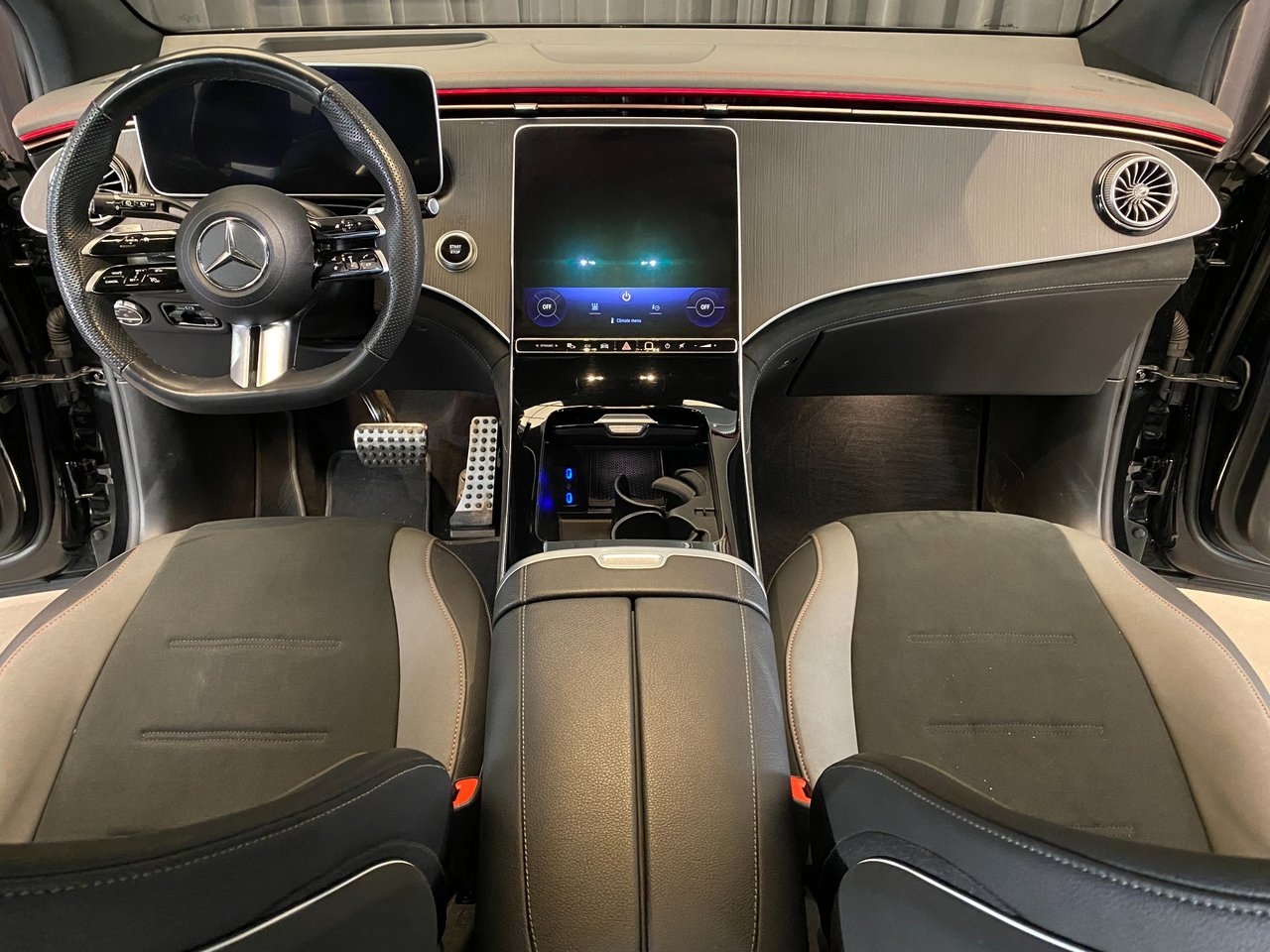 Mercedes-Benz EQE SUV 2024, bild 5/38