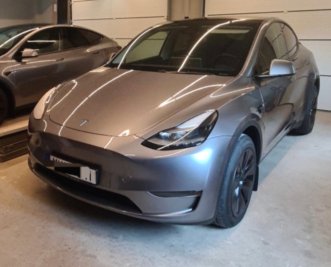 Tesla Model Y Long Range AWD 2024, bild 2/2