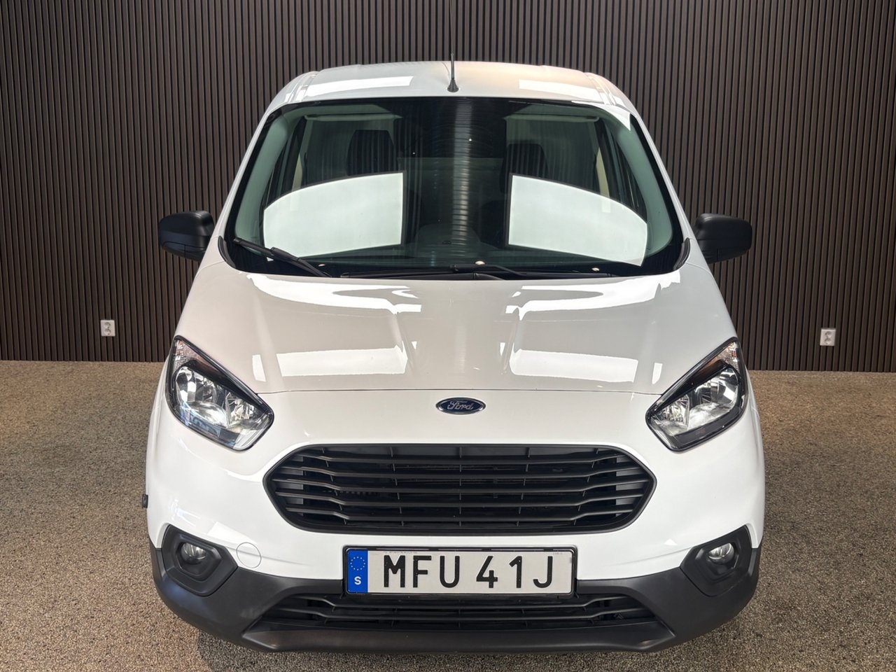 Ford Transit Courier 1.5 TDCi 2020, kuva 2/10