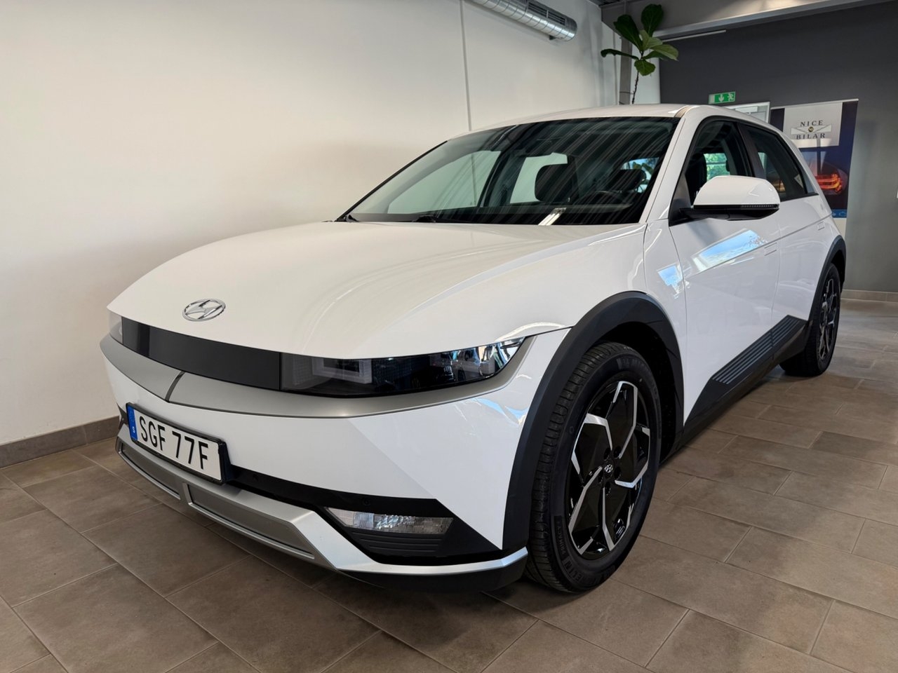 Hyundai Ioniq 5 77.4 kWh Essential B-Kam 2023, bild 3/12