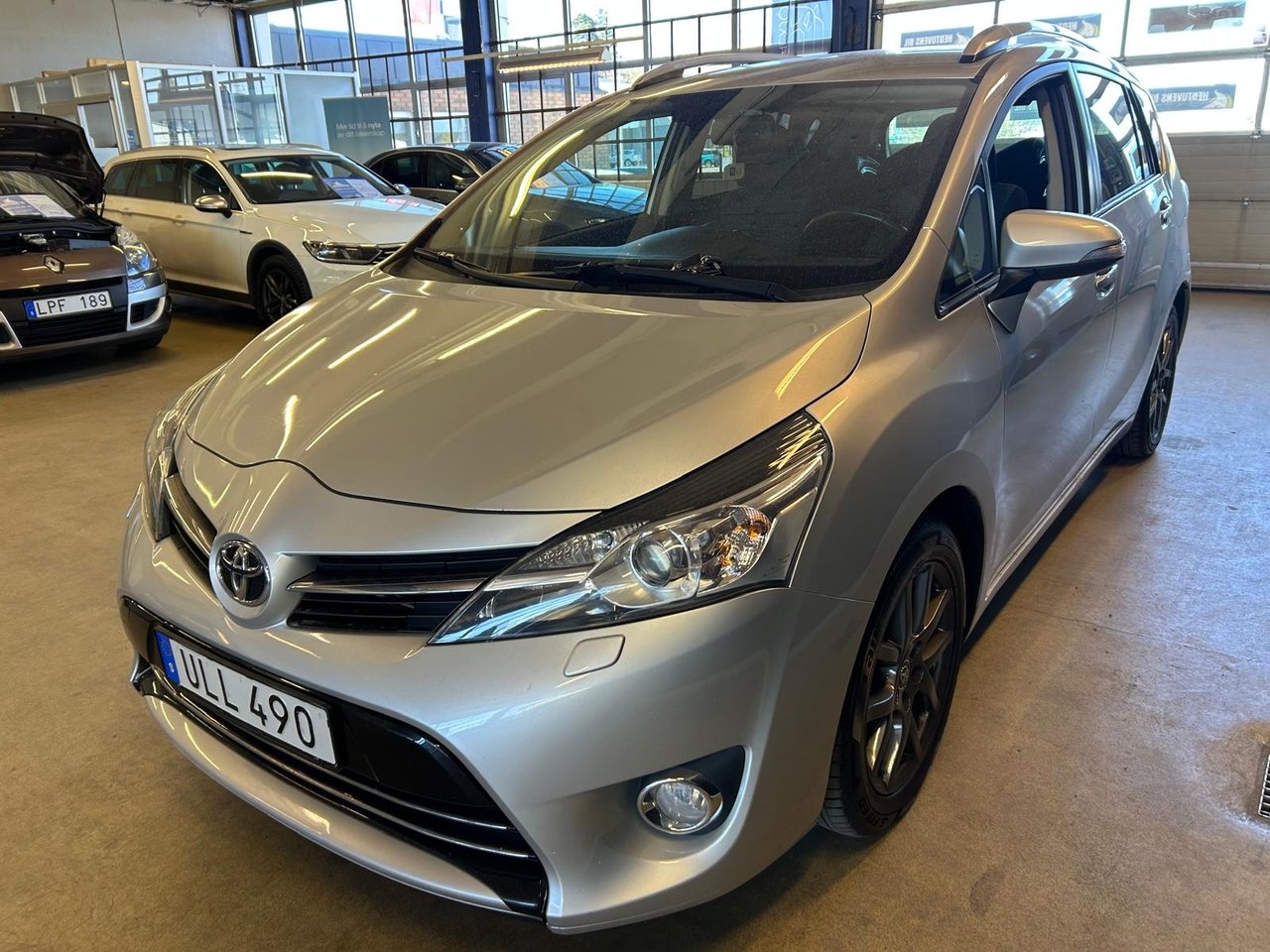 Toyota Verso 1.6 Edition Feel 7-sitsig 2015, bild 2/11