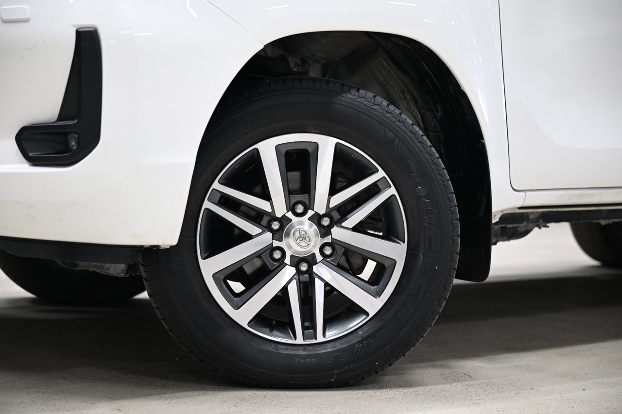 Toyota HiLux 2.4 AWD 150HK Automat 2021, photo 3/10