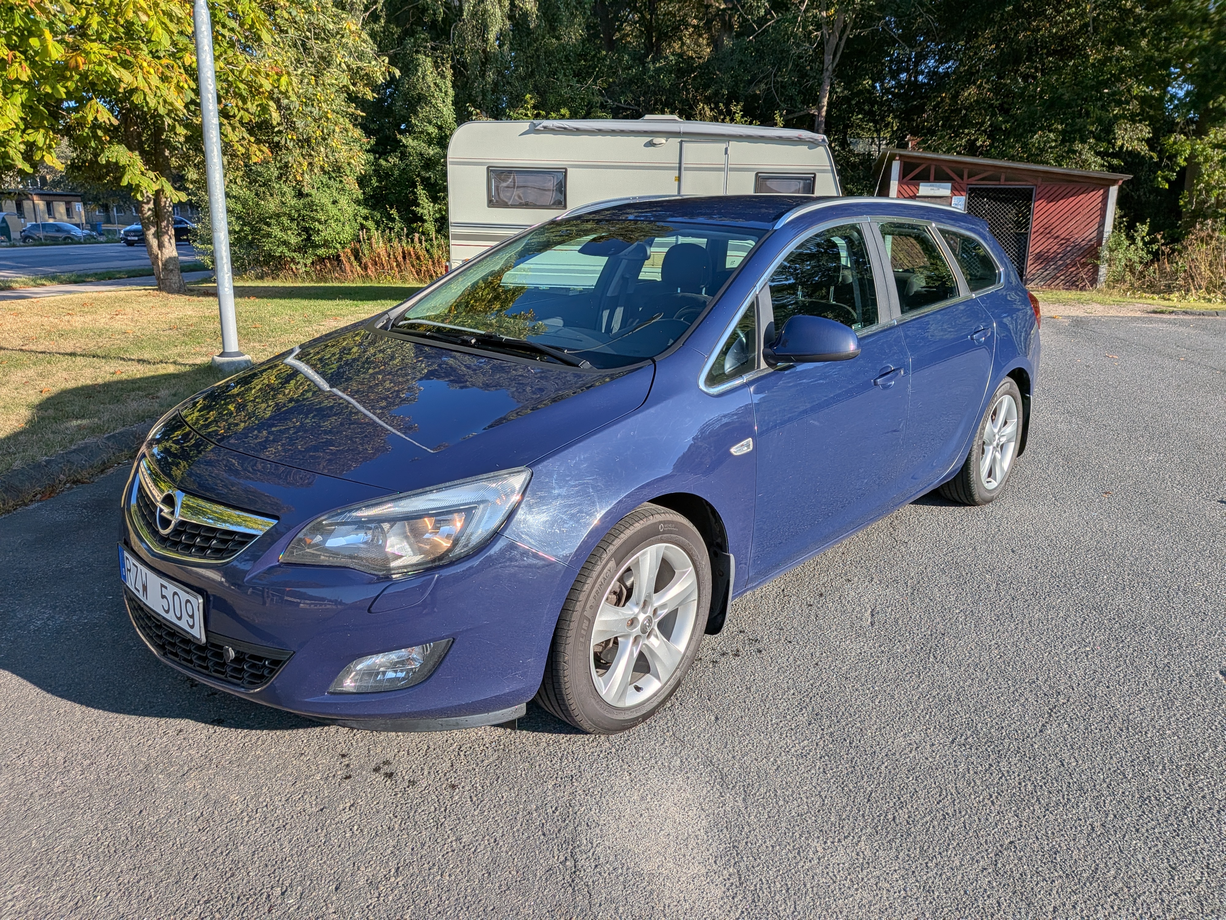 Opel Astra 2011, photo 3/18