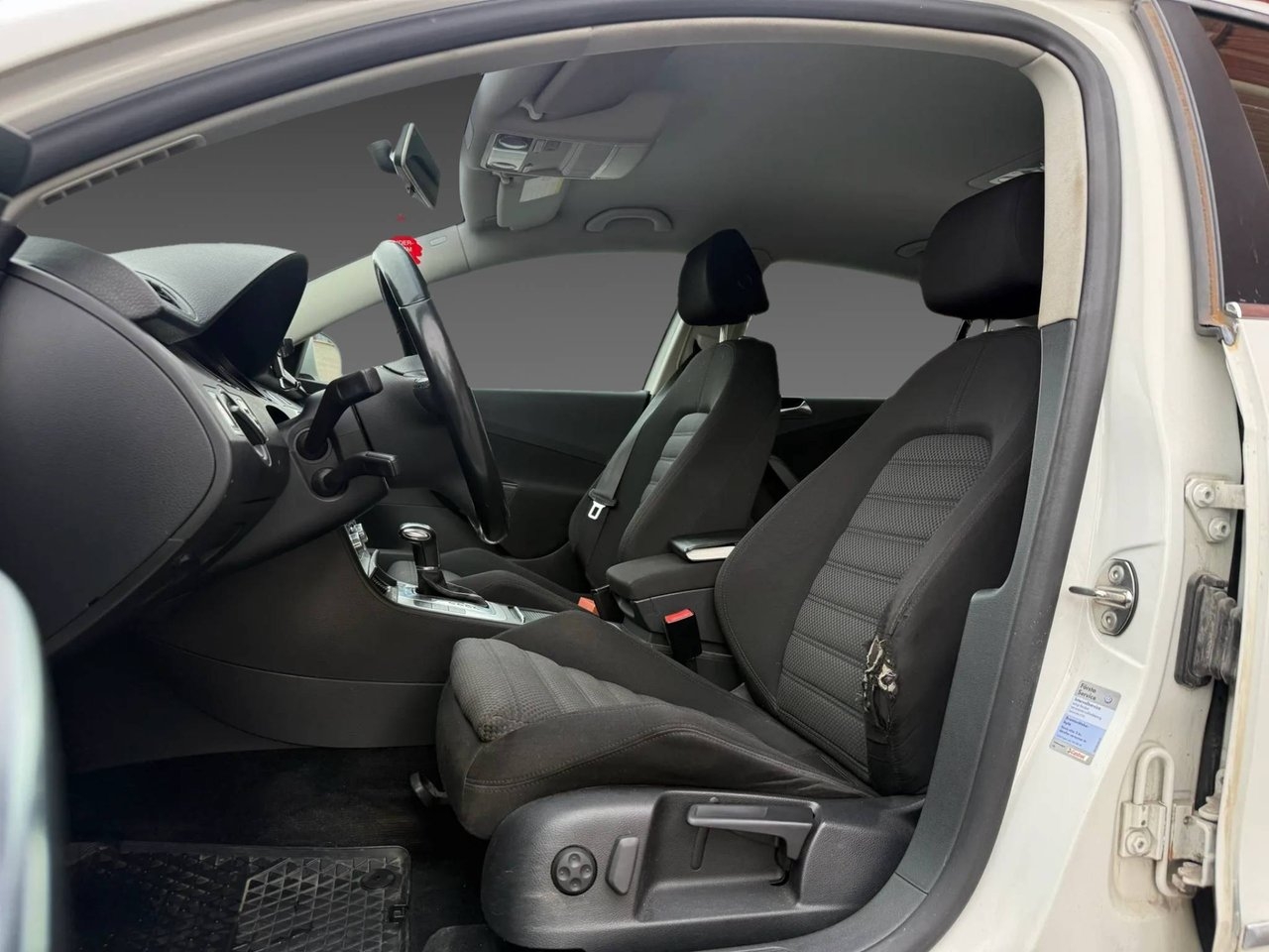 Volkswagen Passat 2010, bild 6/7