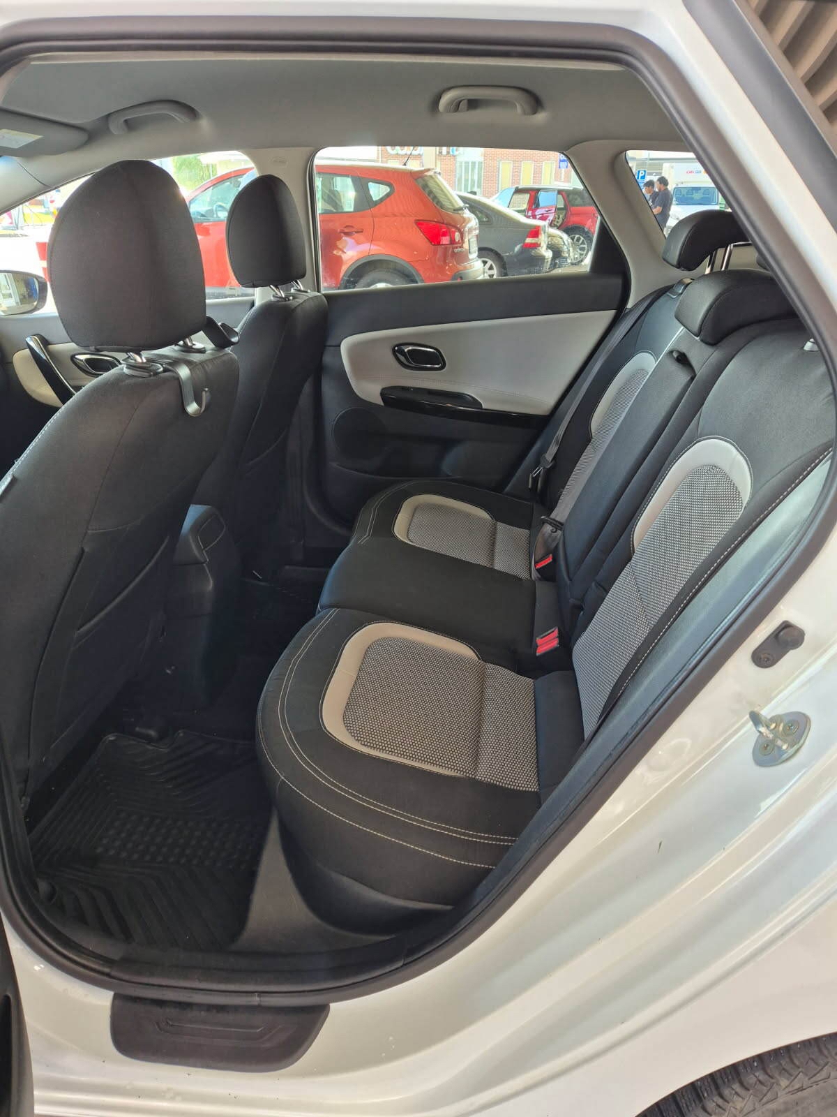 Kia Ceed _sw 1.6 CRDi Manuell 2015, bild 5/7