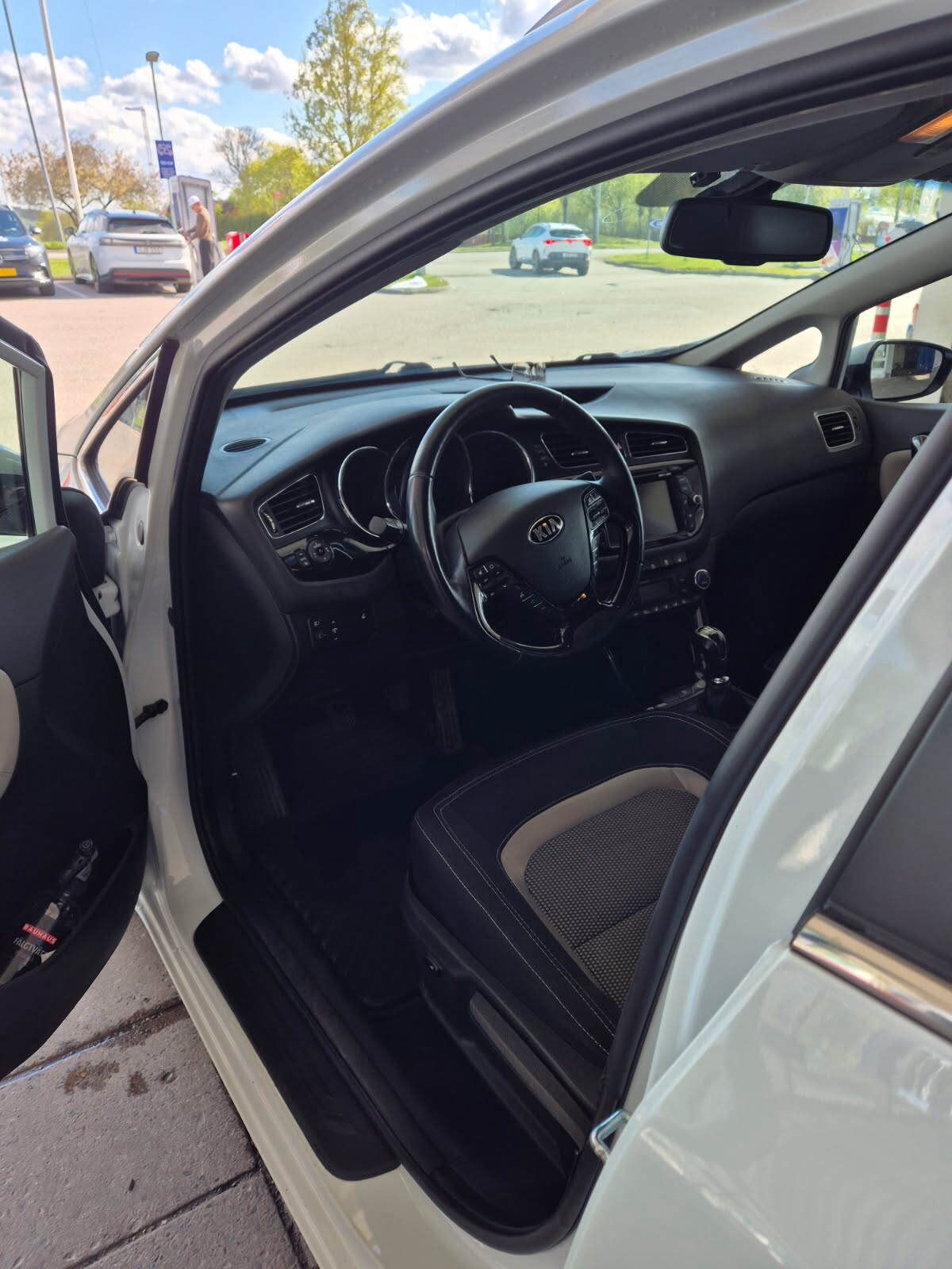 Kia Ceed _sw 1.6 CRDi Manuell 2015, bild 4/7