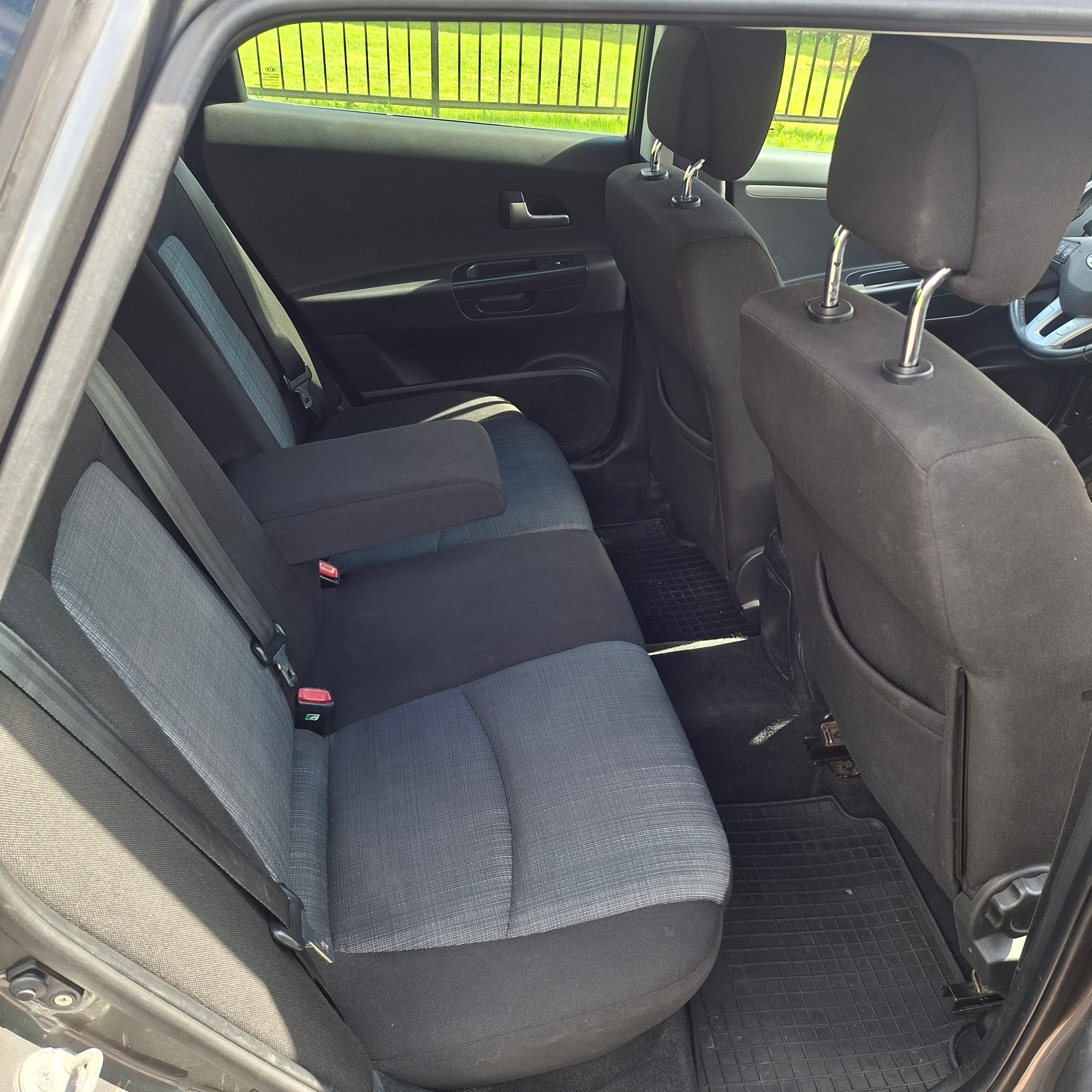 Kia Ceed _sw 1.6 CRDi Manuell 2010, kuva 5/6