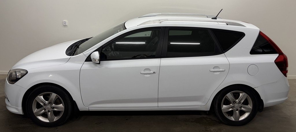 Kia Ceed cee'd_sw 1.6 CRDi ECO 0,42L/Mil 2012, bild 5/10