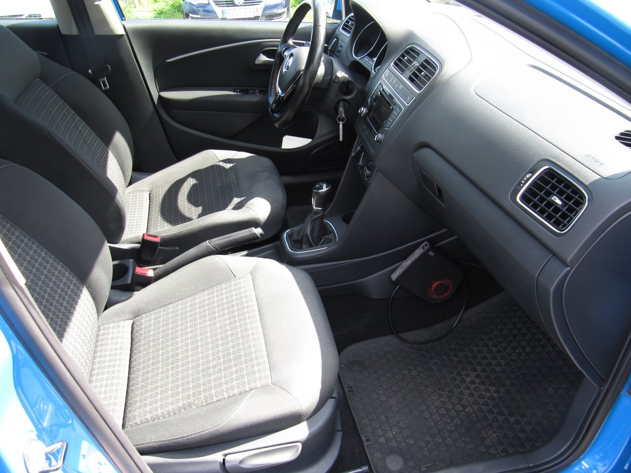 Volkswagen Polo 2015, bild 5/10