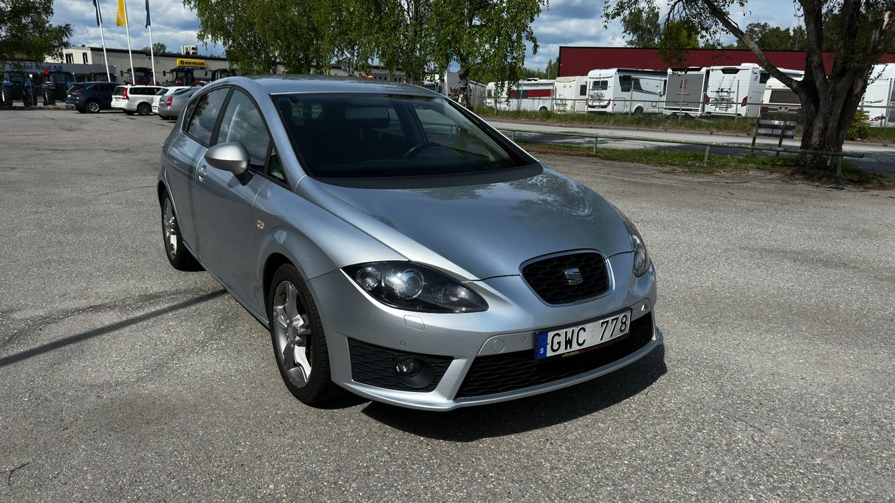 Seat Leon León FR 2.0 TDI FR Euro 5 2011, photo 2/8