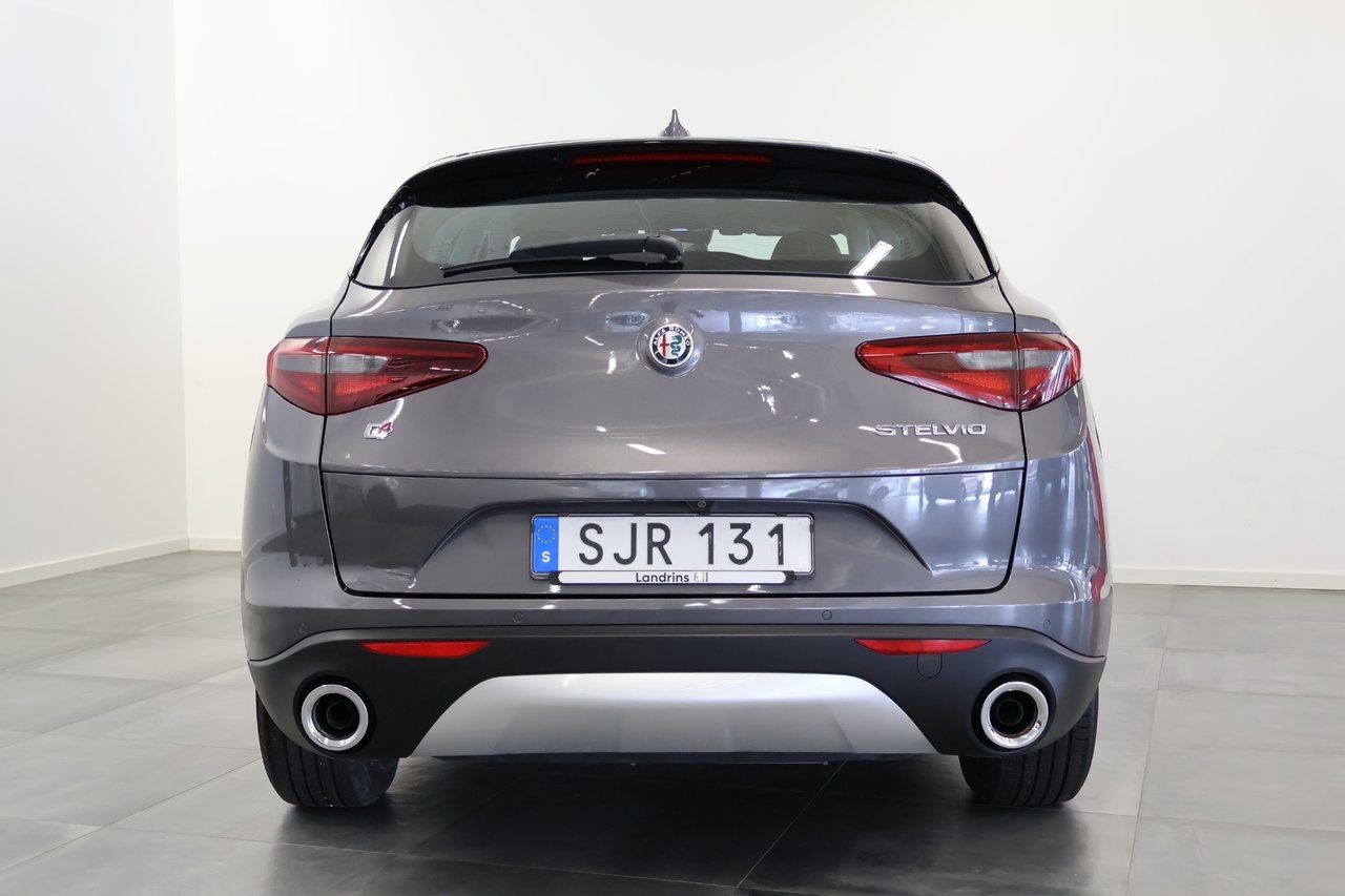 Alfa Romeo Stelvio 2.2 JTD 16V Q4 2017, kuva 4/10